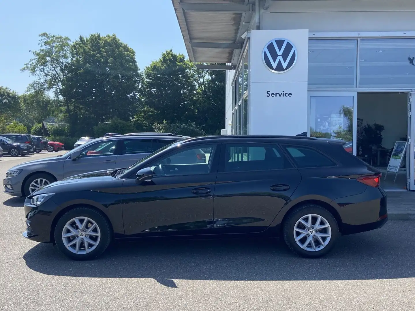SEAT Leon ST 1.5 eTSI DSG Style NAVI-PRO+LED+VIRTUAL- Schwarz - 2