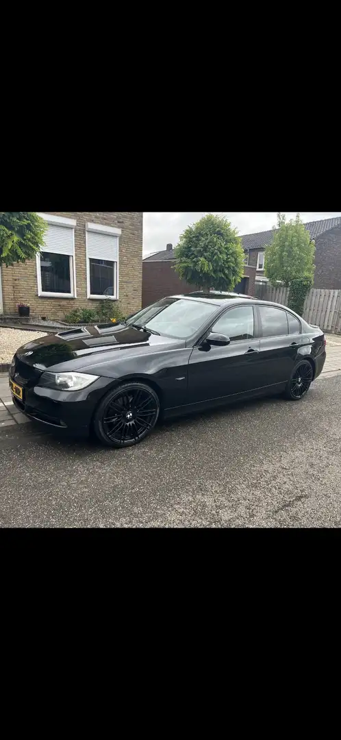 BMW 330 325i Business Line Zwart - 2