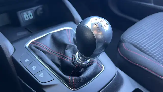 Ford Focus view 15
