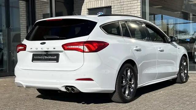 Ford Focus view 4