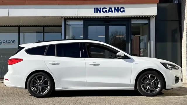 Ford Focus view 5