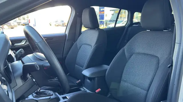 Ford Focus view 8