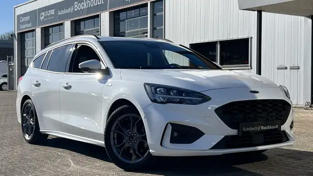 Ford Focus view 6