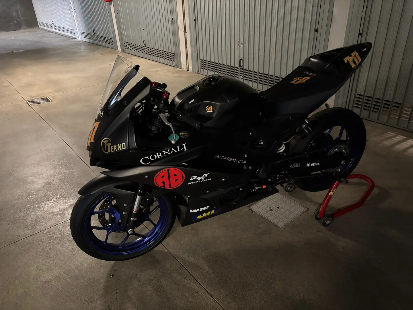 Yamaha YZF-R3 pista Чёрный - 1