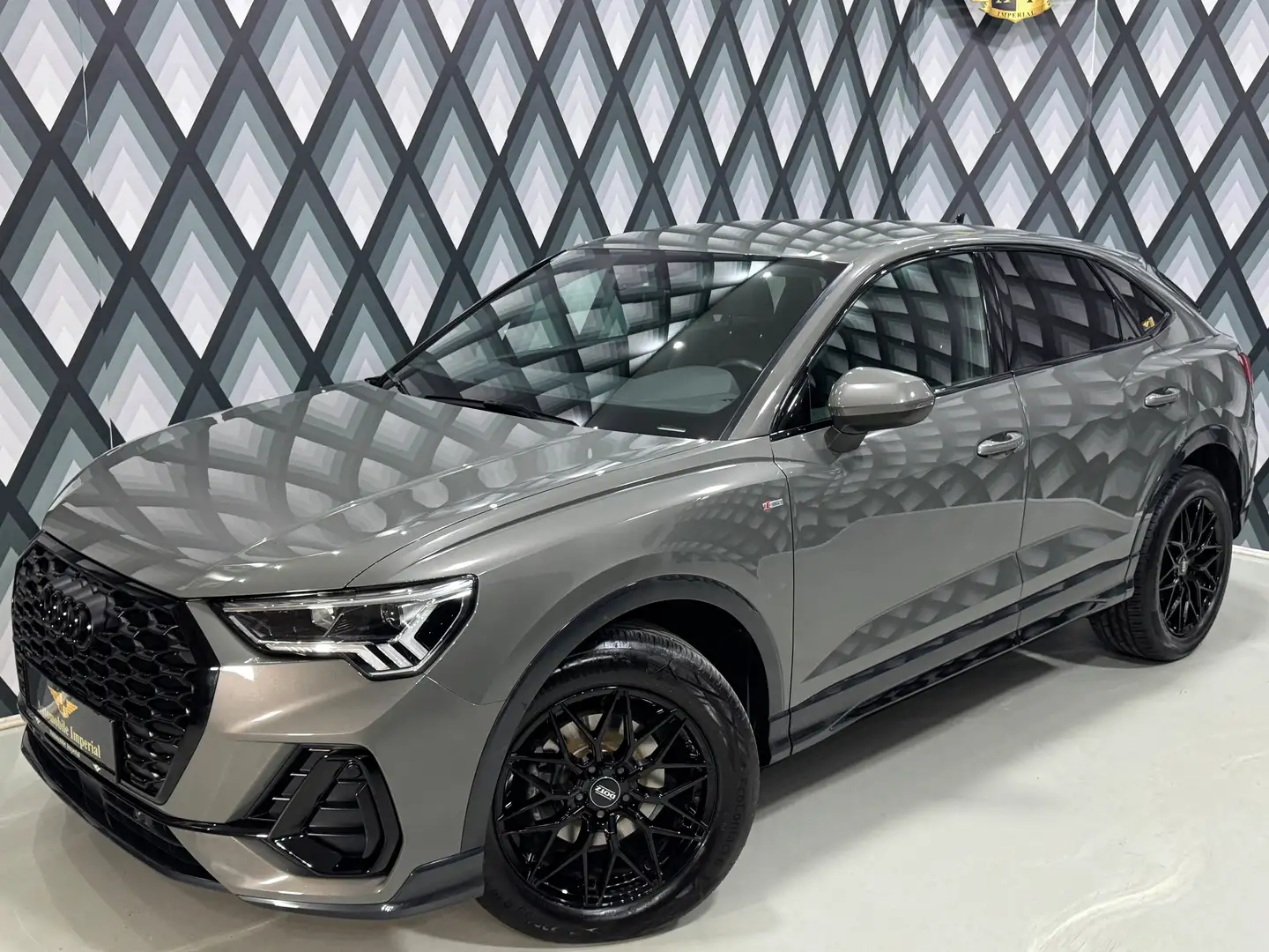 Audi Q3 Sportback 35 TDI Quattro // S-LINE // LED // Grau - 2