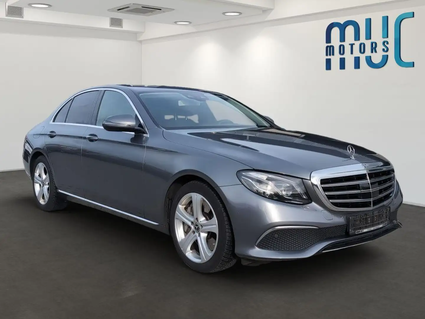 Mercedes-Benz E 400 d 4Matic 9G-TRONIC~MultiBeam Grau - 2