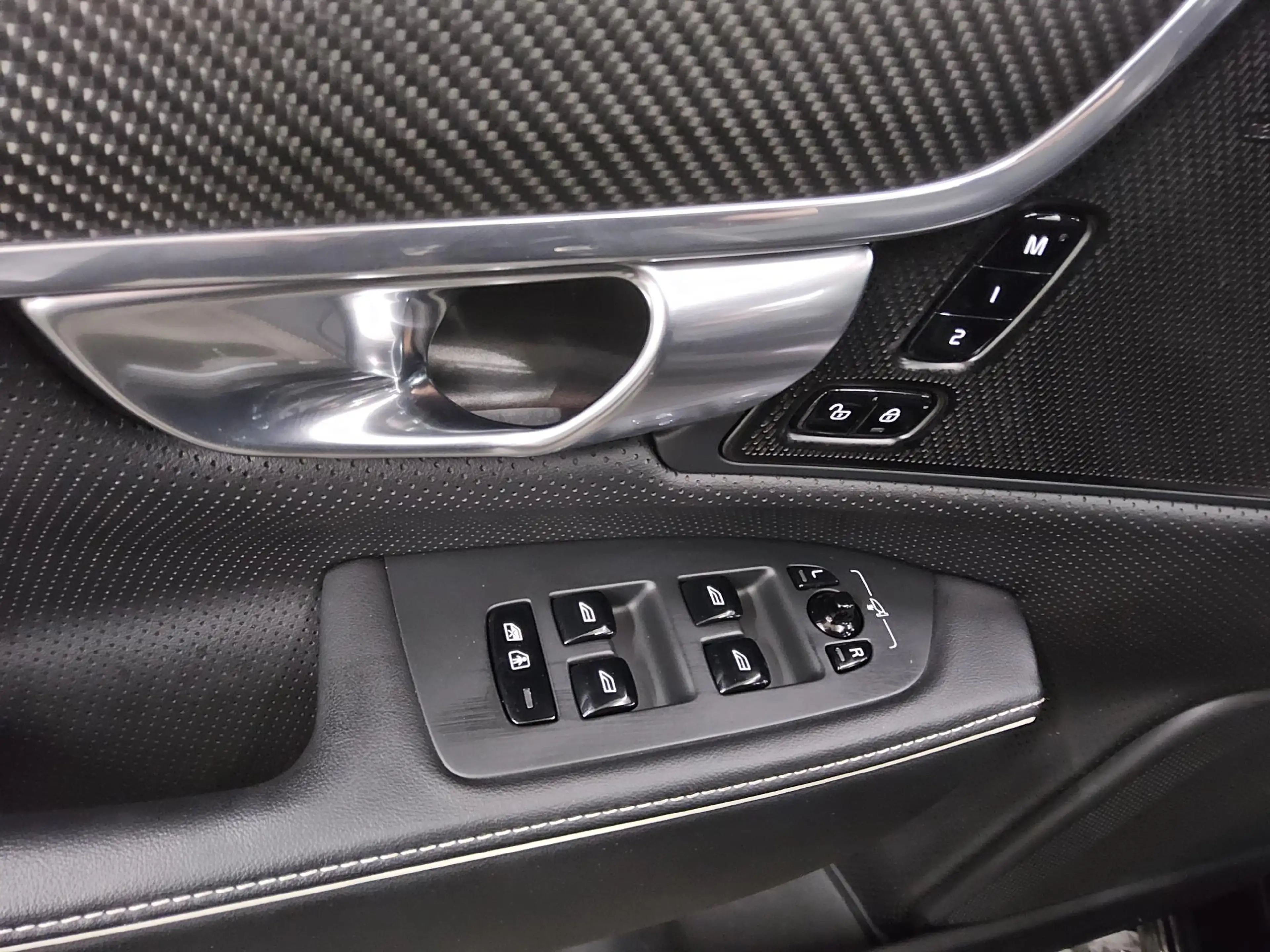 Volvo S90 T8 AWD Hybrid R-Design Navi LED HuD H-K 360° — photo 9