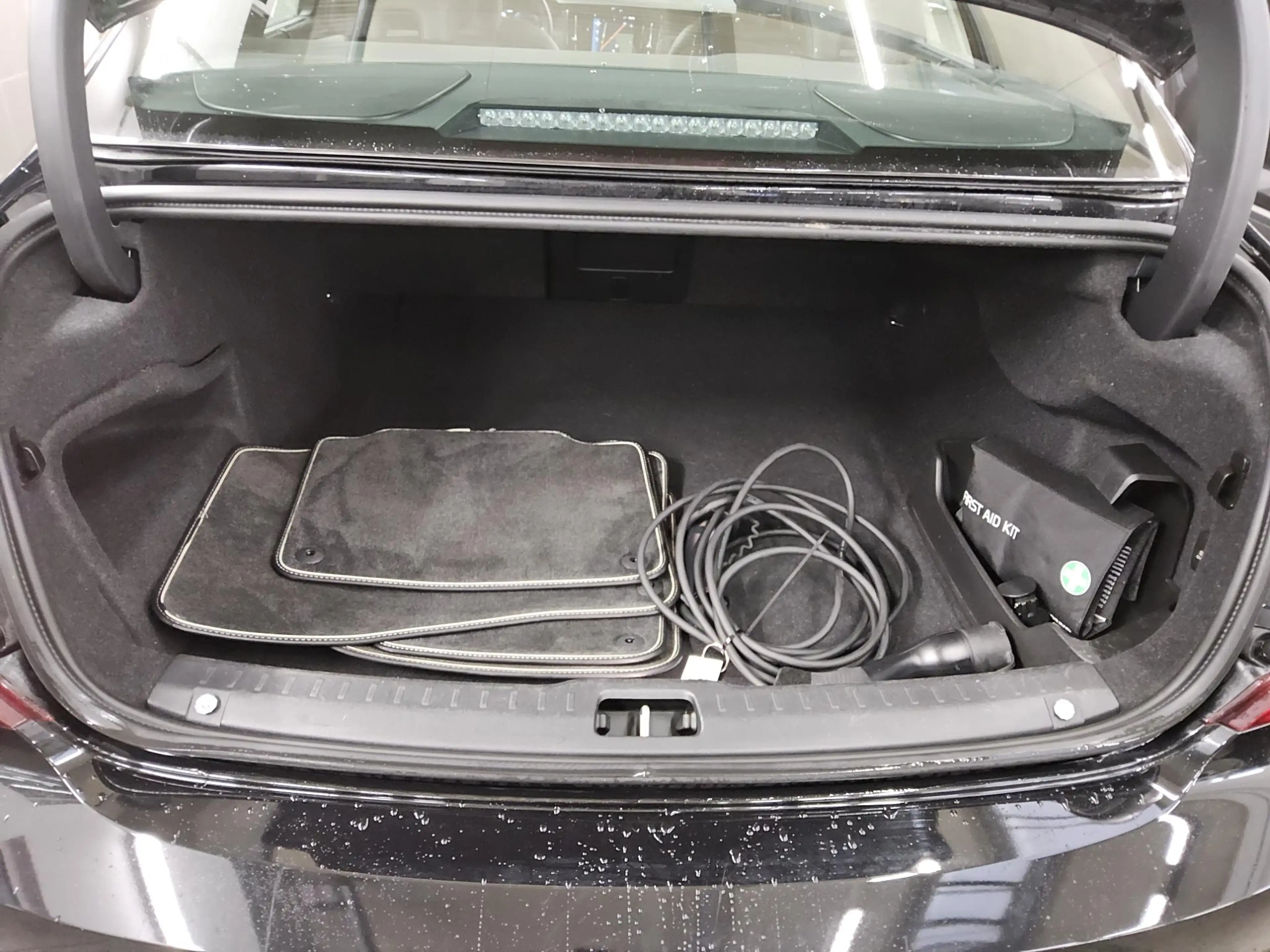 Volvo S90 T8 AWD Hybrid R-Design Navi LED HuD H-K 360° — photo 12