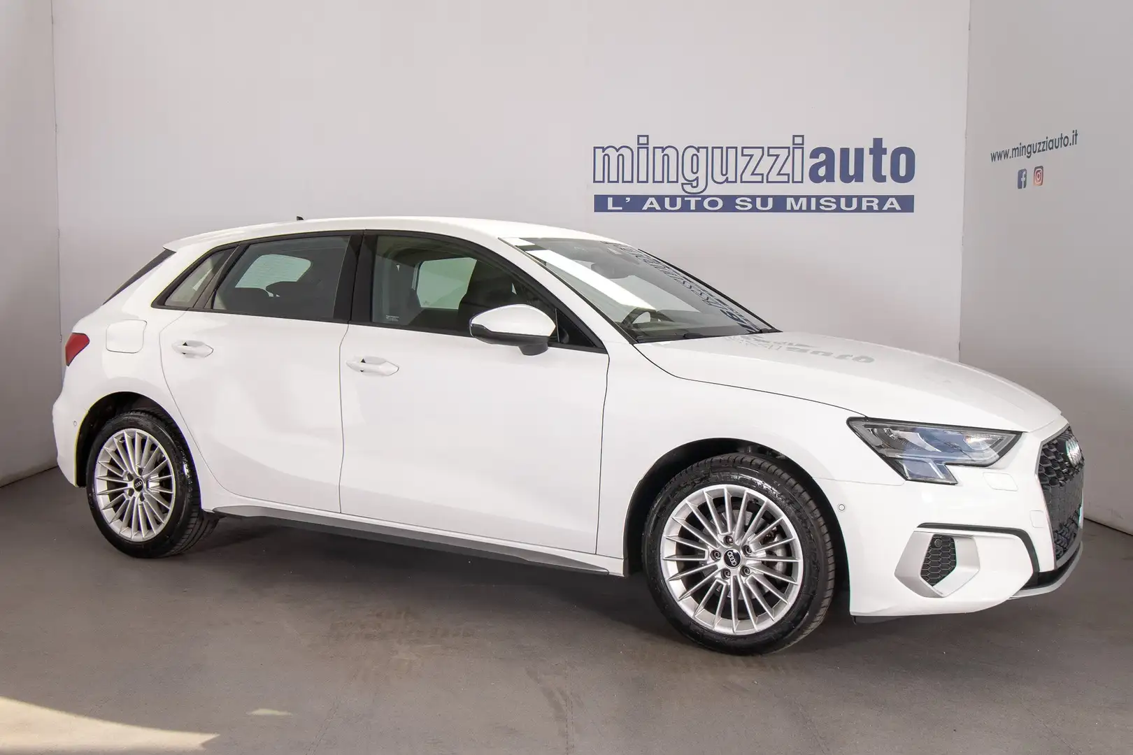 Audi A3 Sportback 35 1.5 tfsi 150 CV Bianco - 1