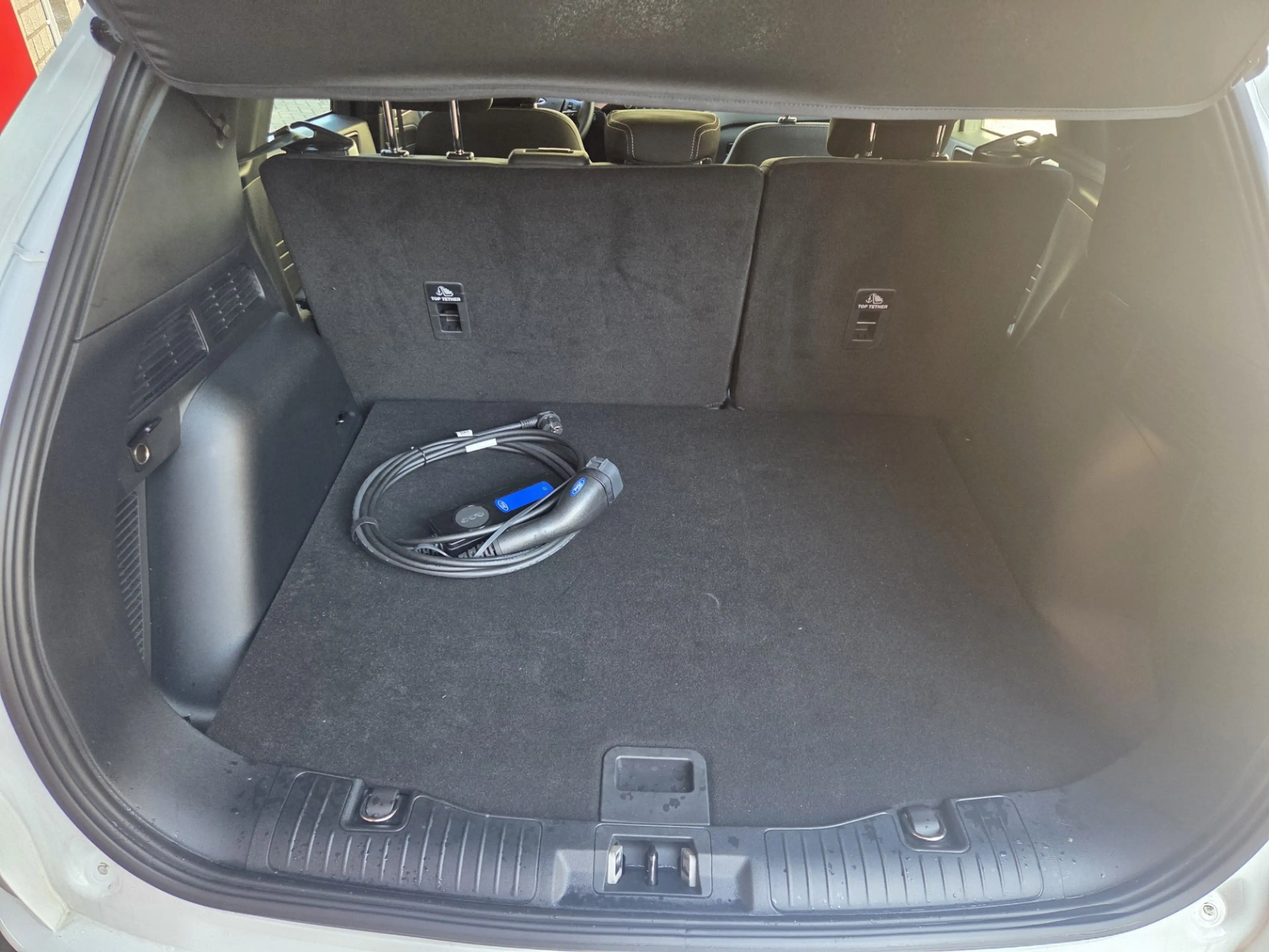 Ford Kuga 2.5 PHEV Titanium Parkeersensoren V+A / Navigatie/ — photo 8