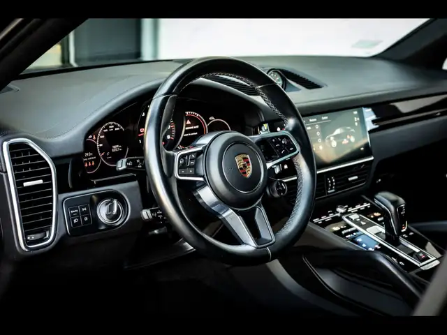Porsche Cayenne view 10