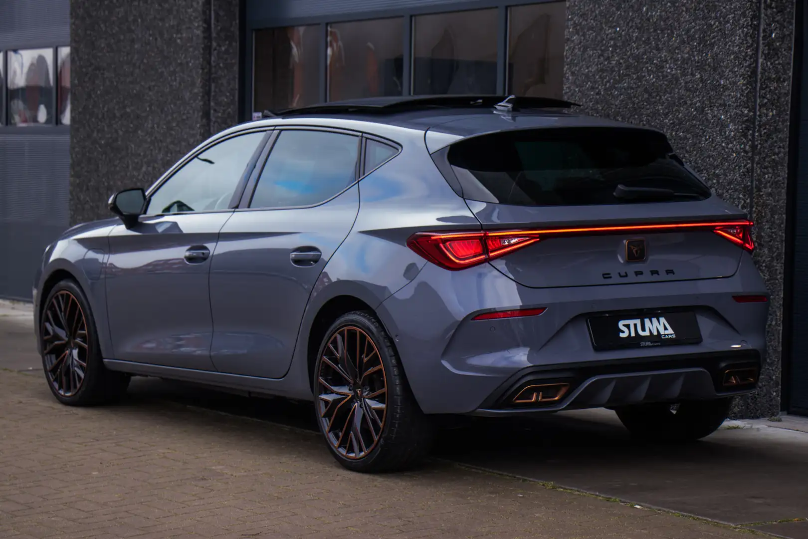 CUPRA Leon 1.4 e-Hybrid VZ Copper Edition | PHEV | 245 PK | P Grijs - 2