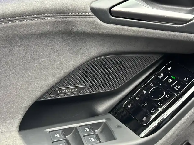 Audi S6 view 12