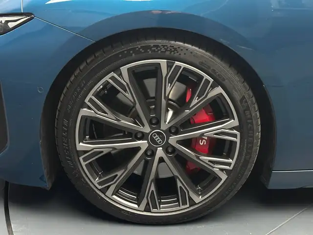 Audi S6 view 9