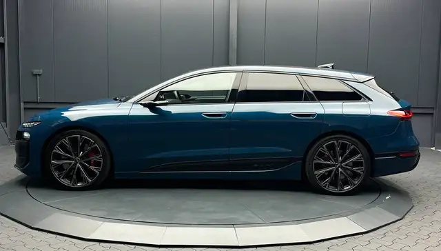 Audi S6 view 2