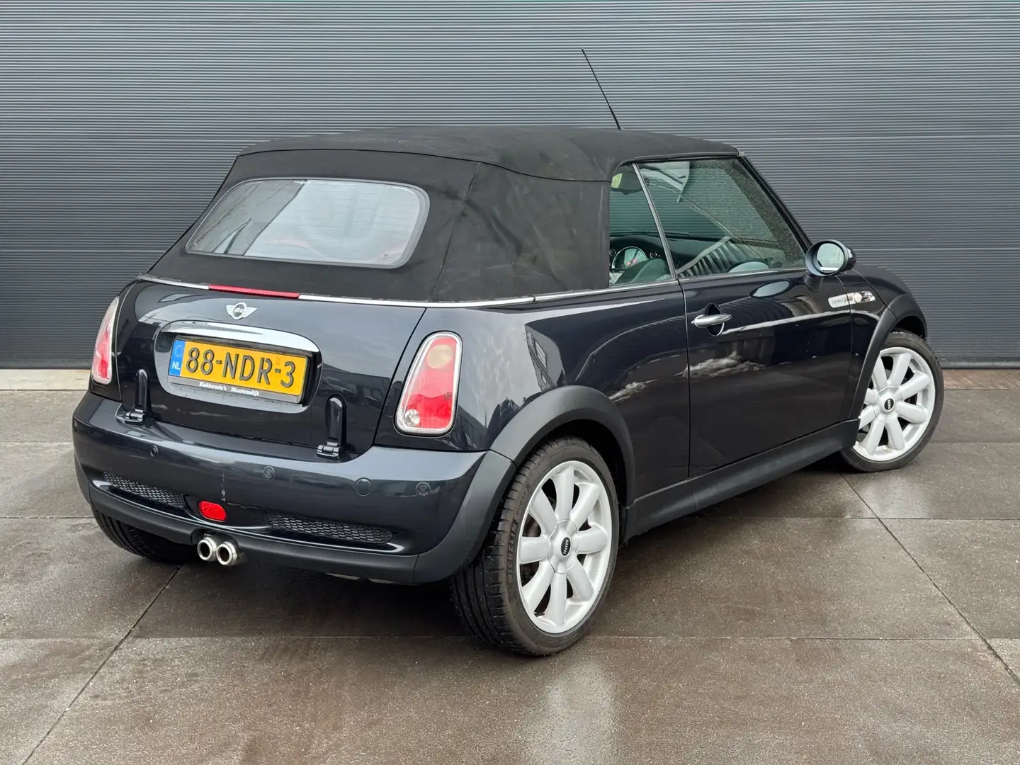 MINI Cooper S Cabrio 1.6 Sidewalk H/K audio | Leder | Cruise | Topstaat Schwarz - 2