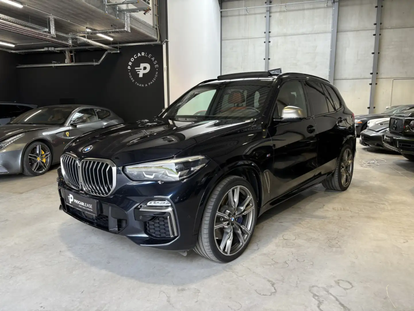 BMW X5 M 50 7-SITZE /PANO/ AHK/LUFT/22/Harman-Kardon/360°/V Noir - 1