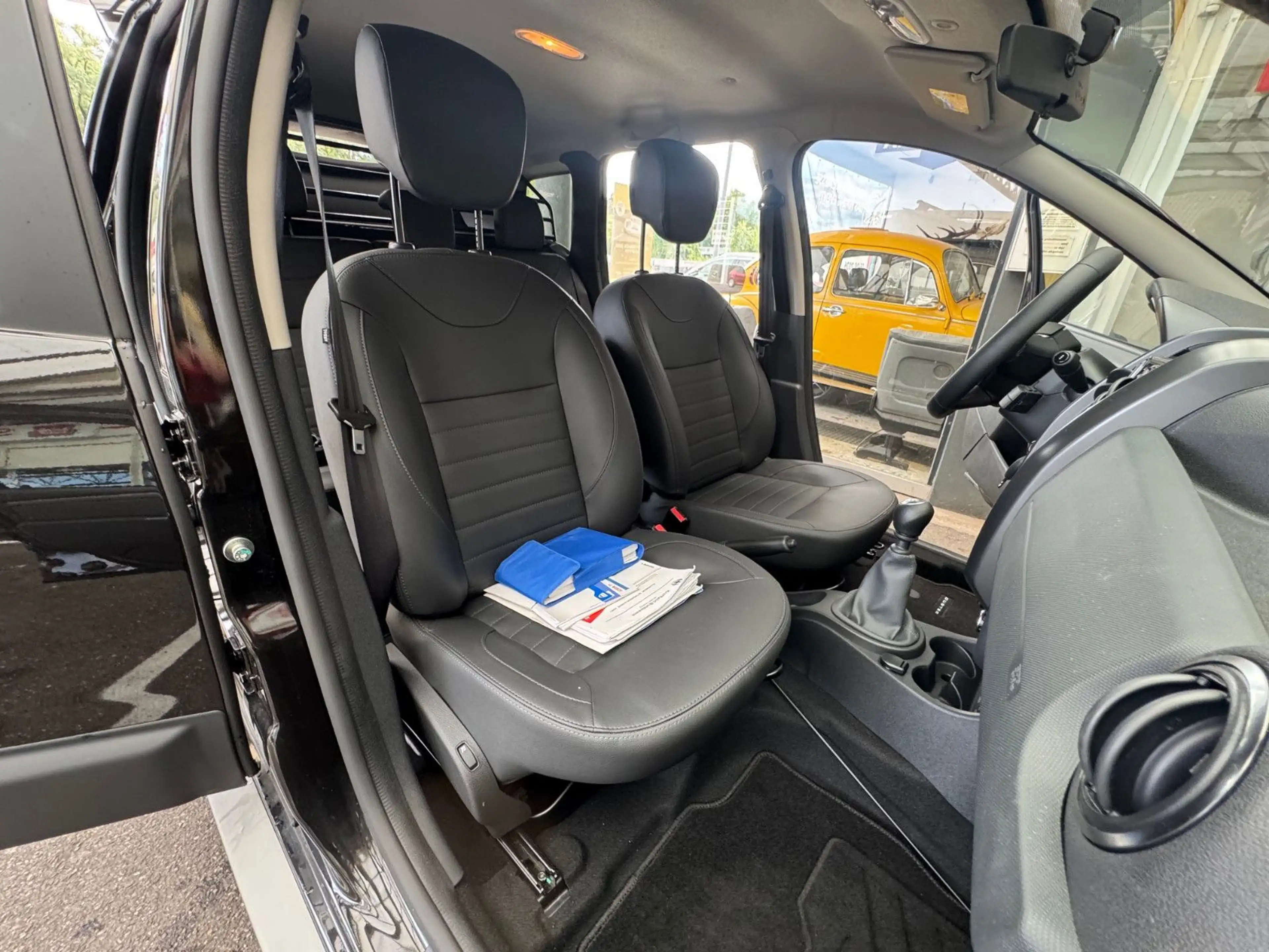 Dacia Duster Black Shado 4x4 AHK  Sitz+Standhz Rentner — photo 11
