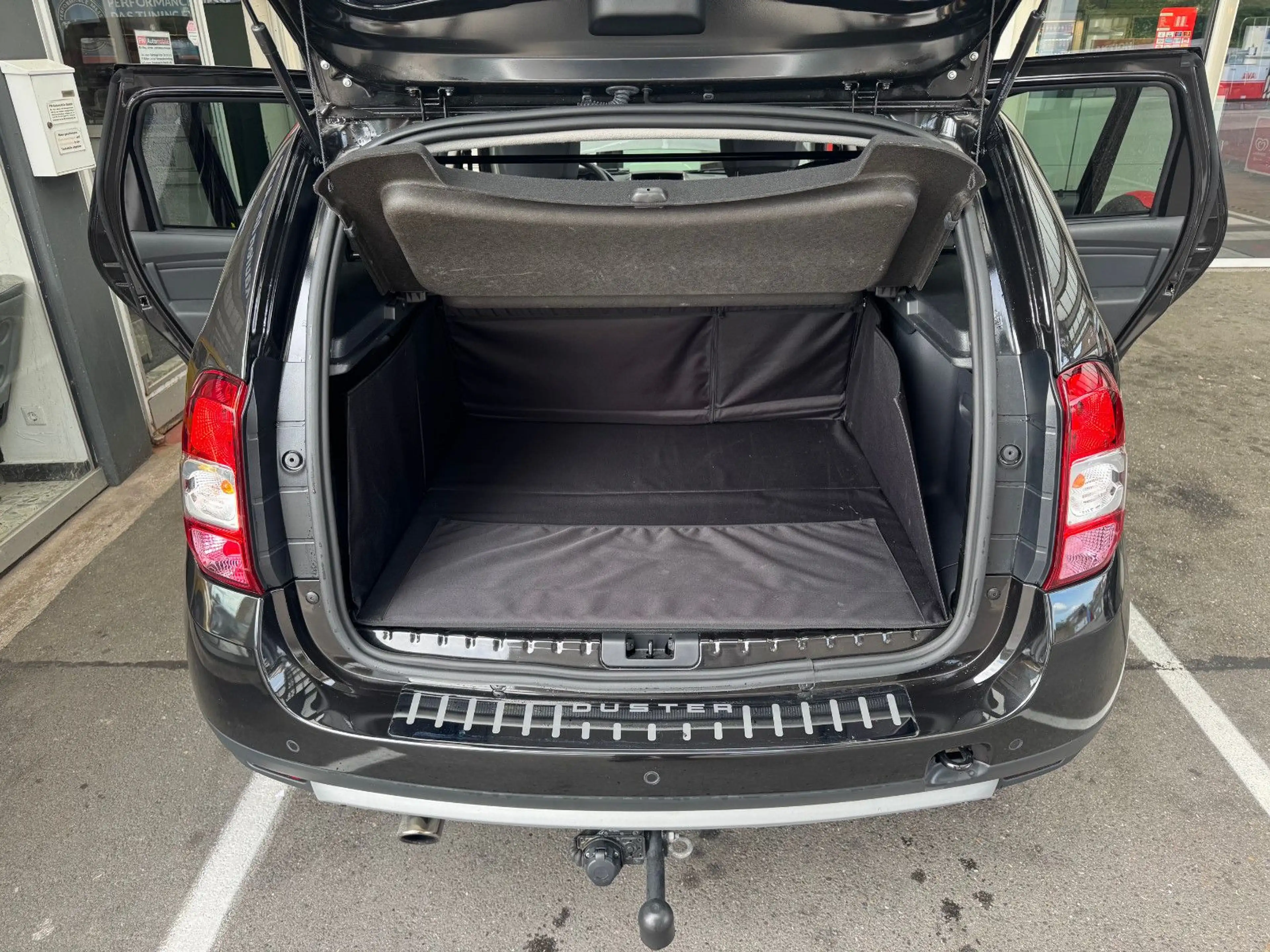 Dacia Duster Black Shado 4x4 AHK  Sitz+Standhz Rentner — photo 14