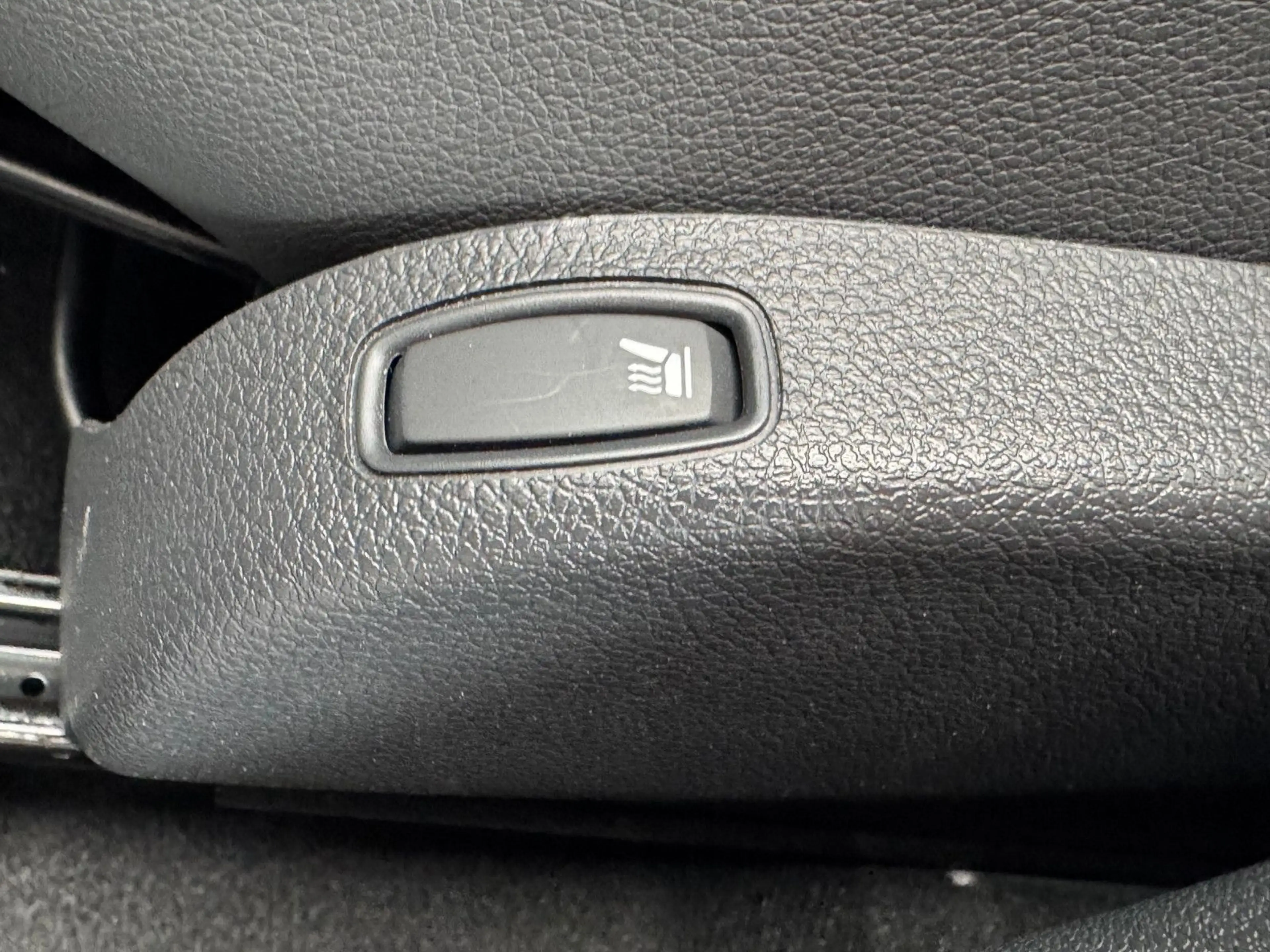 Dacia Duster Black Shado 4x4 AHK  Sitz+Standhz Rentner — photo 12