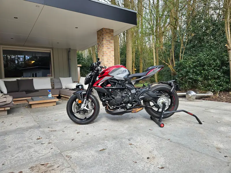 MV Agusta Brutale 800 - foto 2