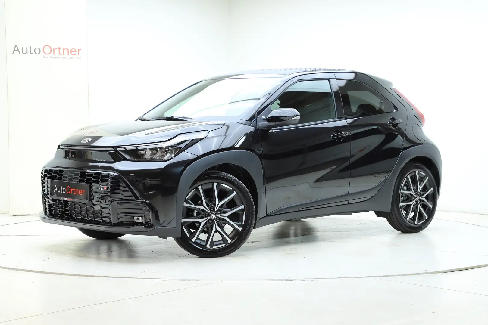Toyota Aygo X GR Sport Hybrid Cabrioverdeck Schwarz - 1