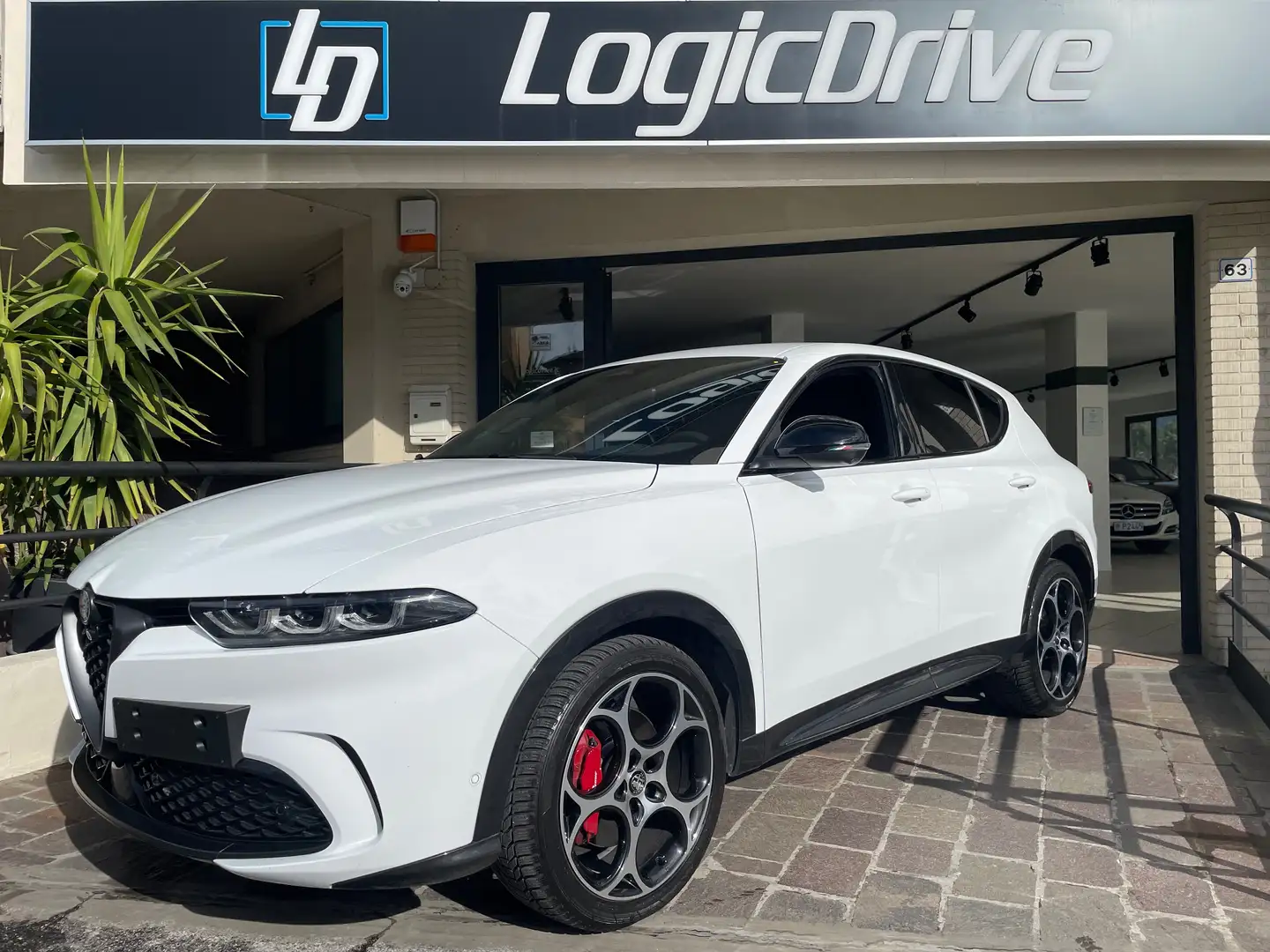 Alfa Romeo Tonale 1.5 hybrid Veloce 160cv tct7 ACC 19" PELLE LED 360 Blanc - 1