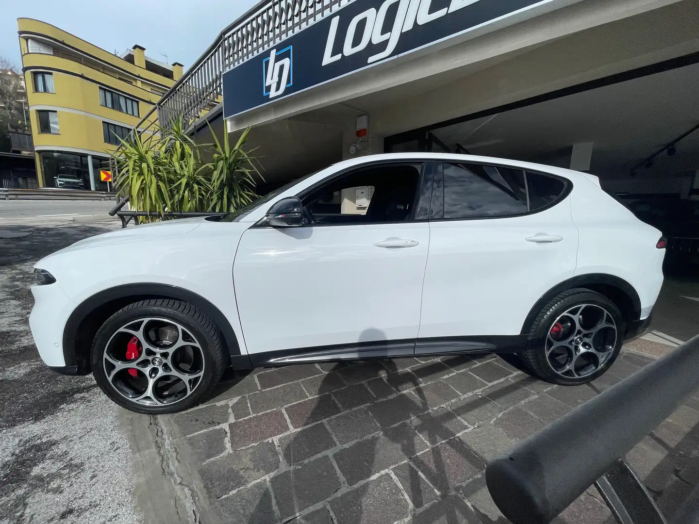 Alfa Romeo Tonale 1.5 hybrid Veloce 160cv tct7 ACC 19" PELLE LED 360 Blanc - 2