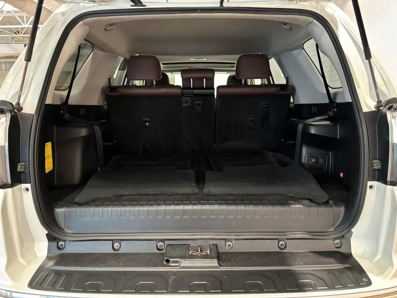 Toyota 4-Runner снимка Toyota 4-Runner