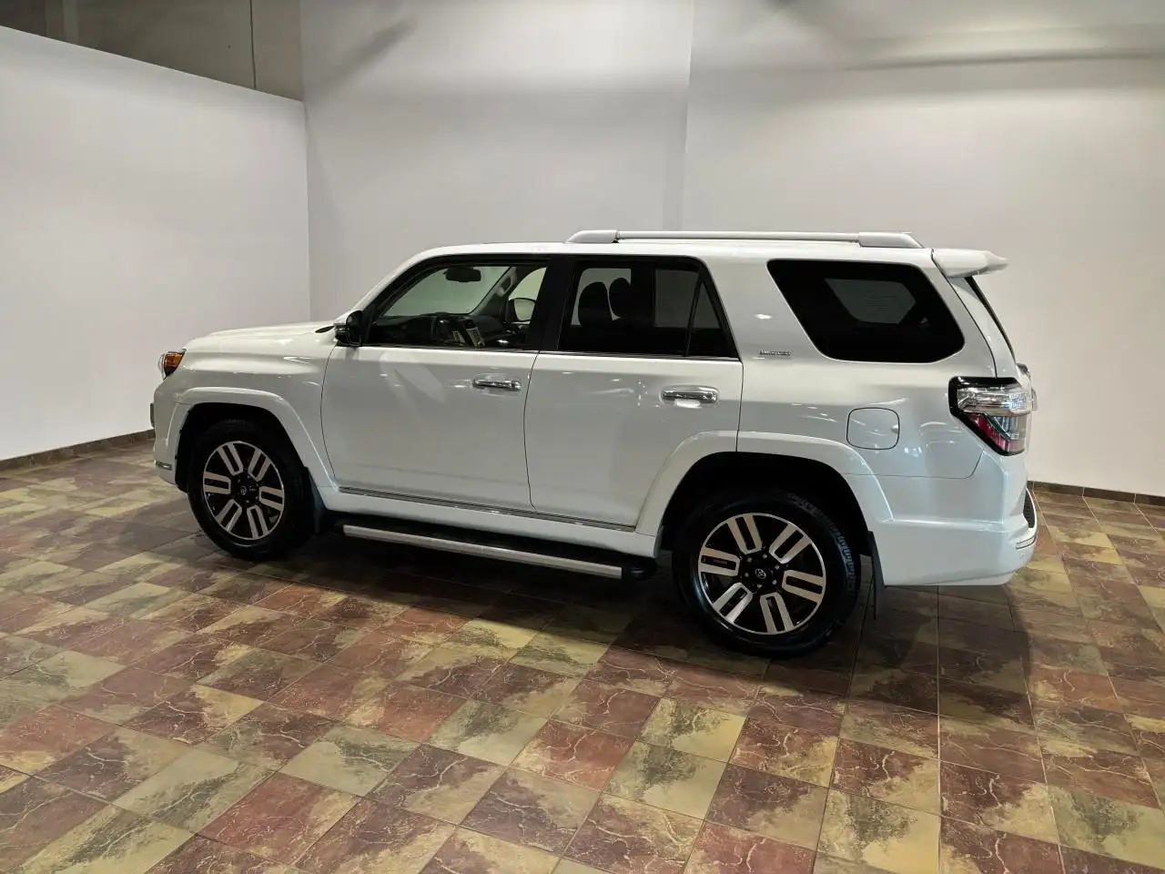 Toyota 4-Runner снимка Toyota 4-Runner