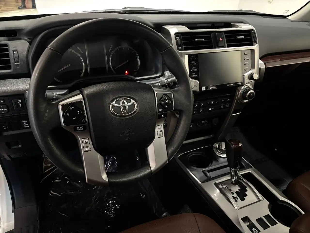 Toyota 4-Runner снимка Toyota 4-Runner
