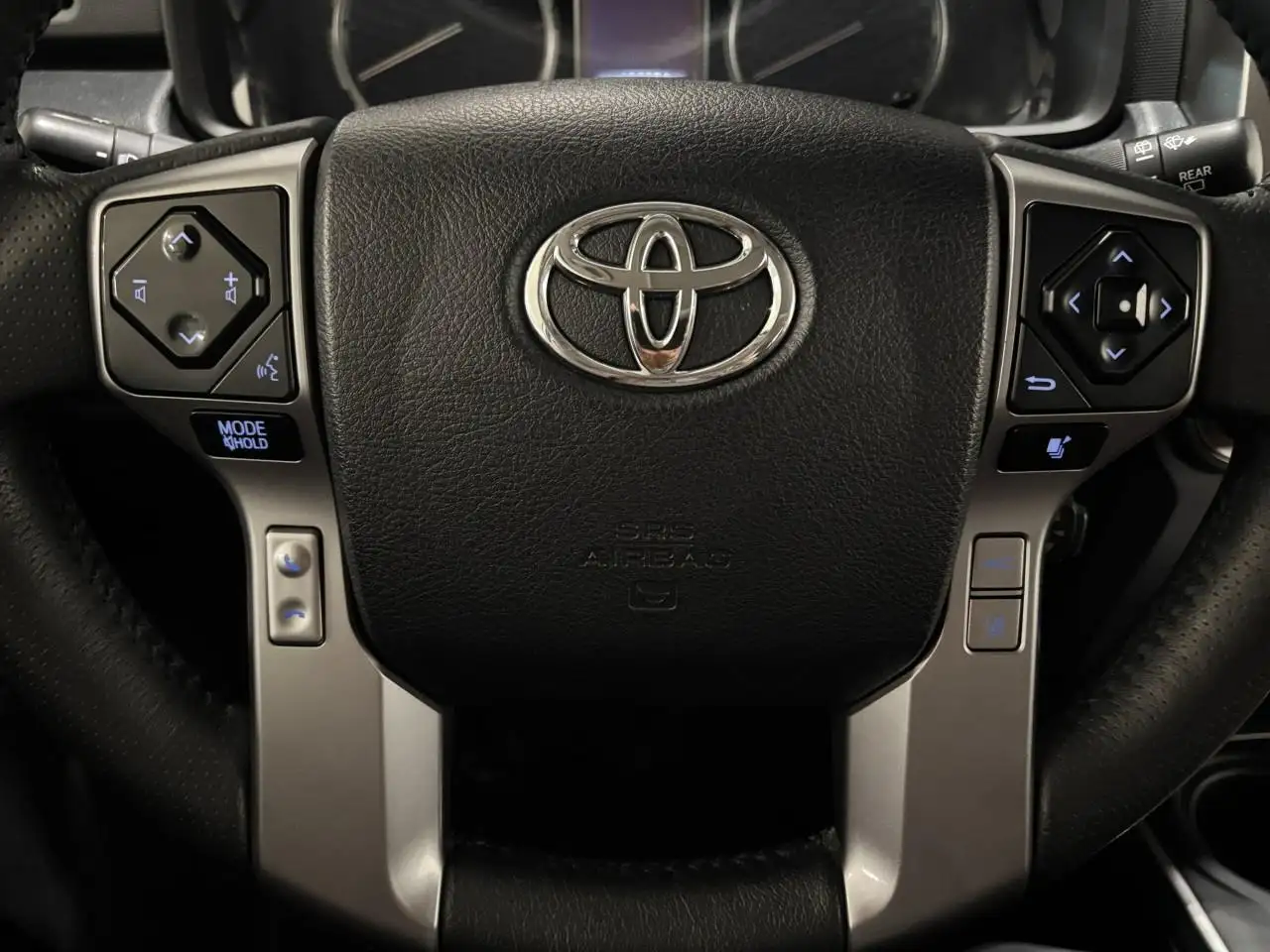 Toyota 4-Runner снимка Toyota 4-Runner