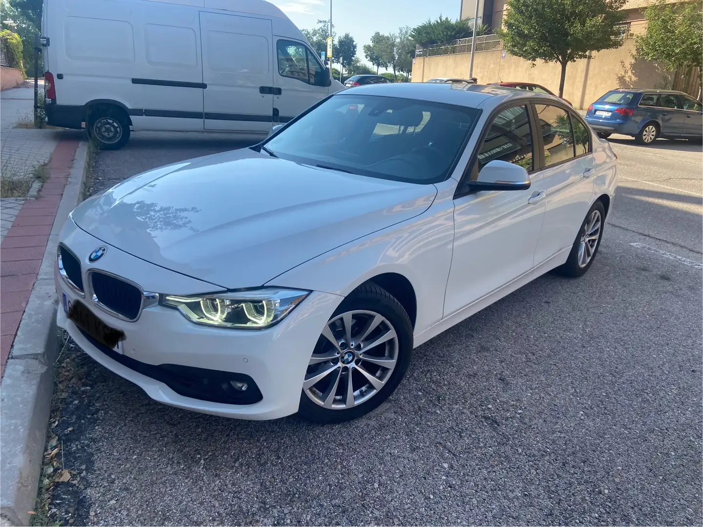 BMW 320 320iA - 2