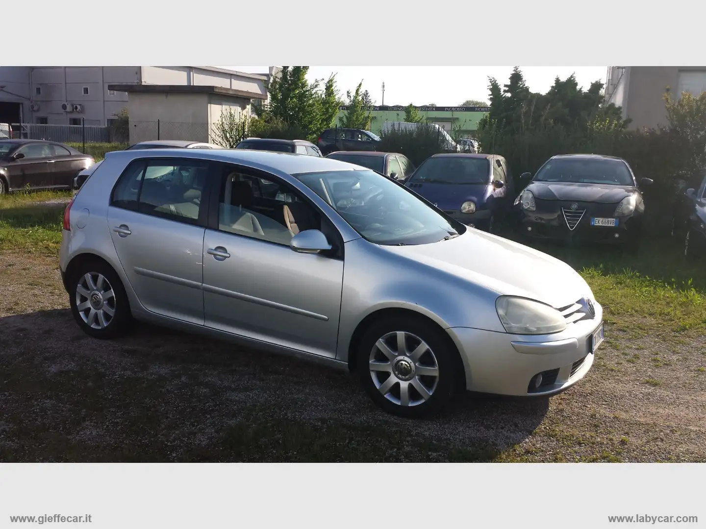 Volkswagen Golf 1.6 16V FSI 5p. Comfortline Plateado - 1