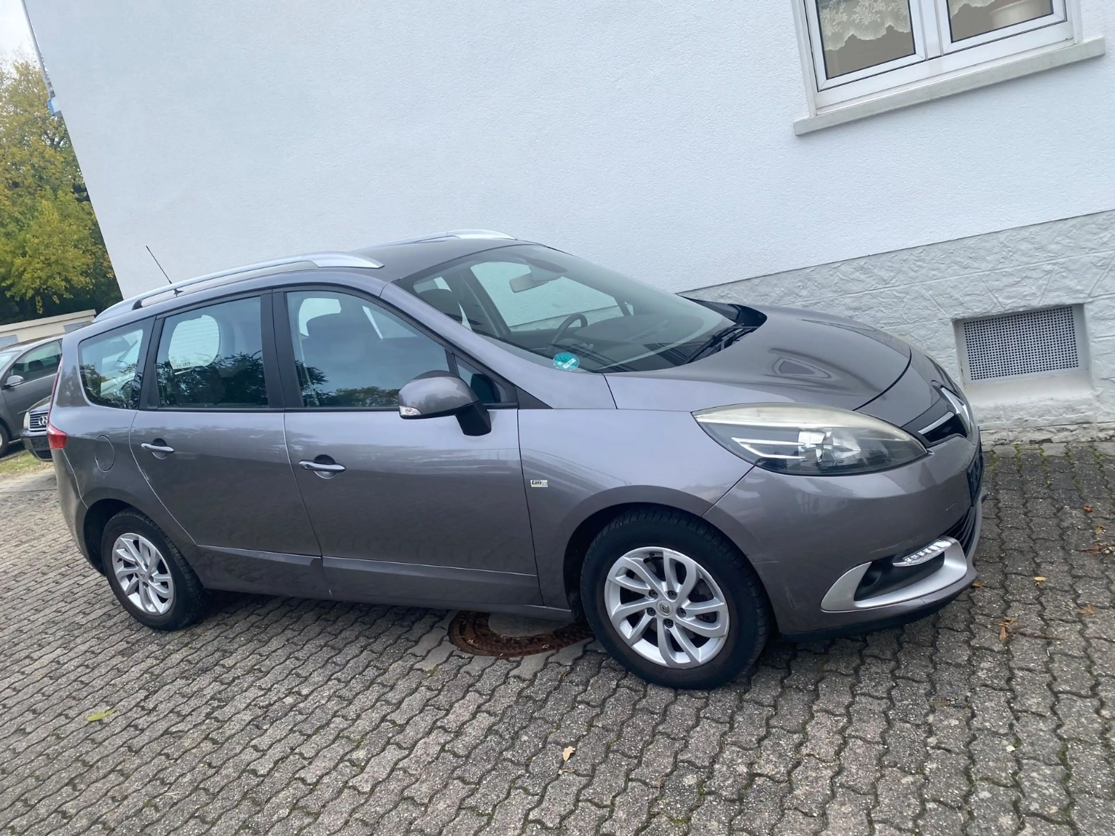 Renault Grand Scenic 1.5 dCi DeLuxe Aut. Navi PDC — photo 6