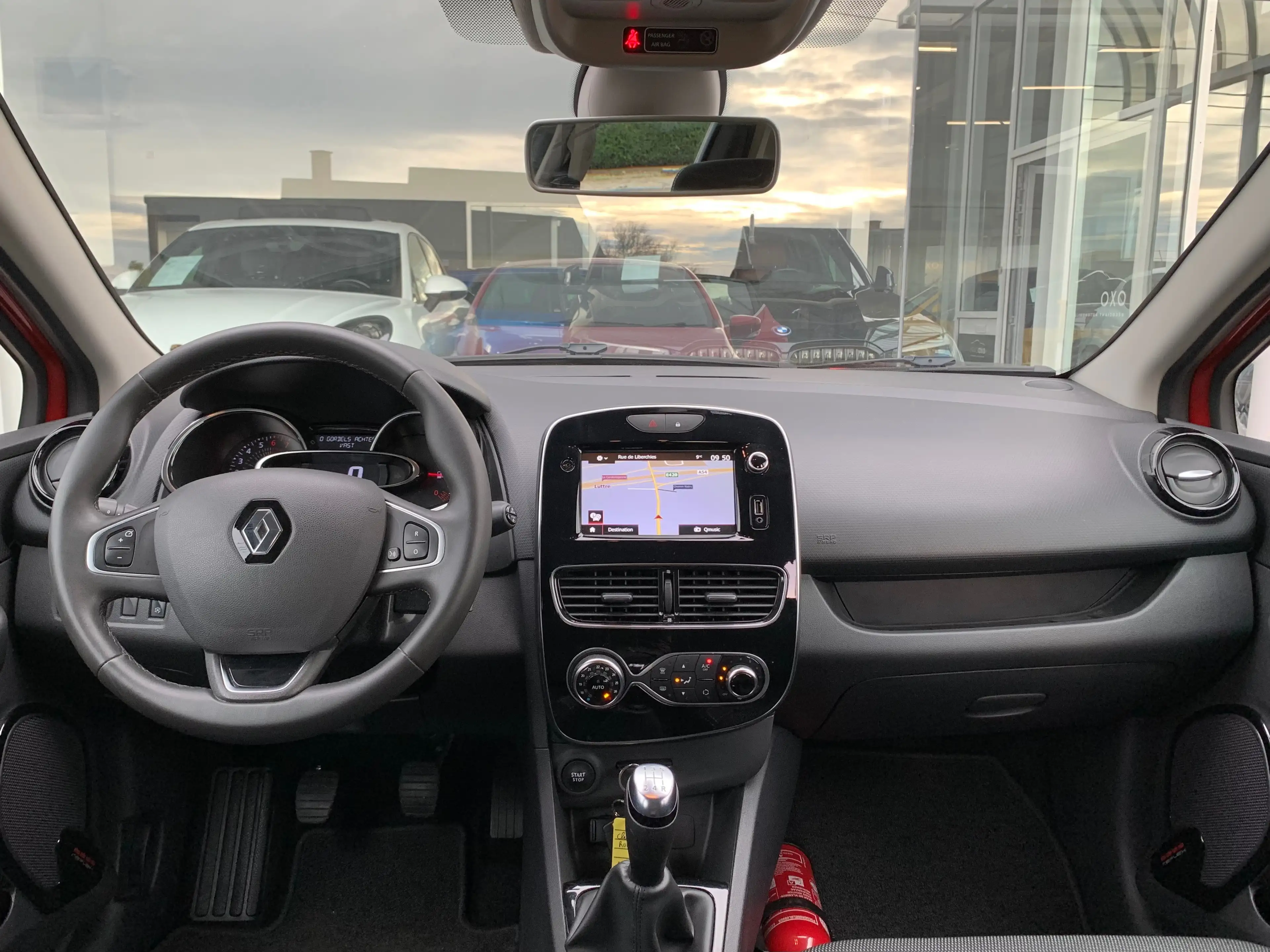 Renault Clio 0.9 TCe / GPS / Clim Auto / Cruise / LED / Bluetooth / Radar De Recul / Faible Km / GARANTIE — photo 15