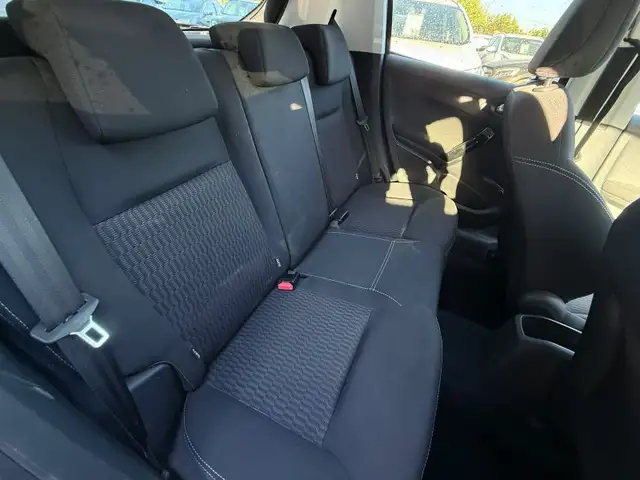 Peugeot 208 view 12