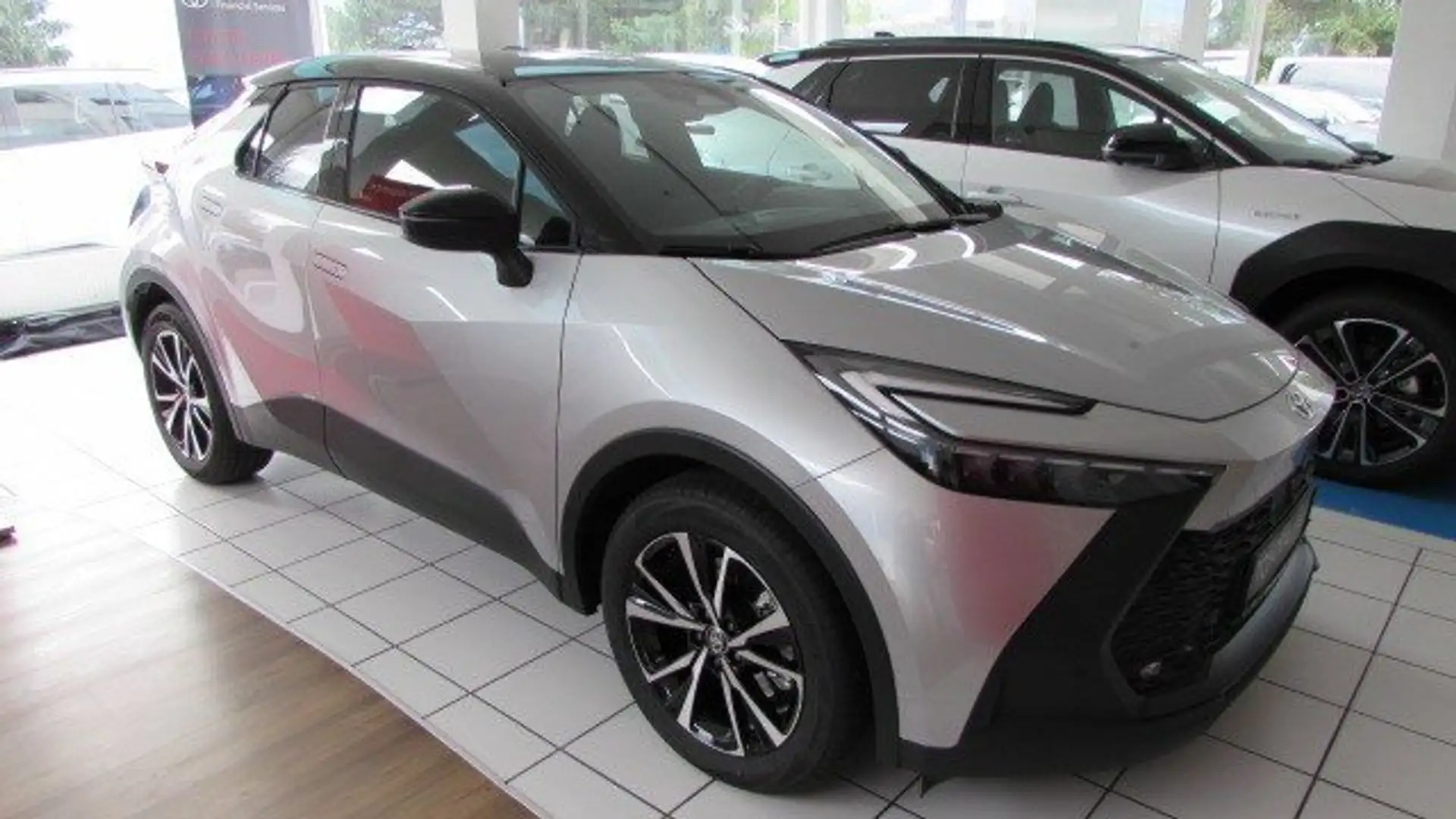 Toyota C-HR Plug-In Hybrid Active Drive+ Technik Paket Zilver - 1
