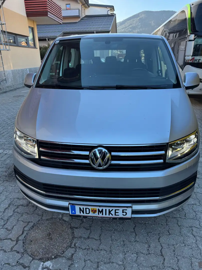 Volkswagen T6 Caravelle Caravelle Comfortline 2,0 BMT TDI DSG Comfortline Plateado - 1