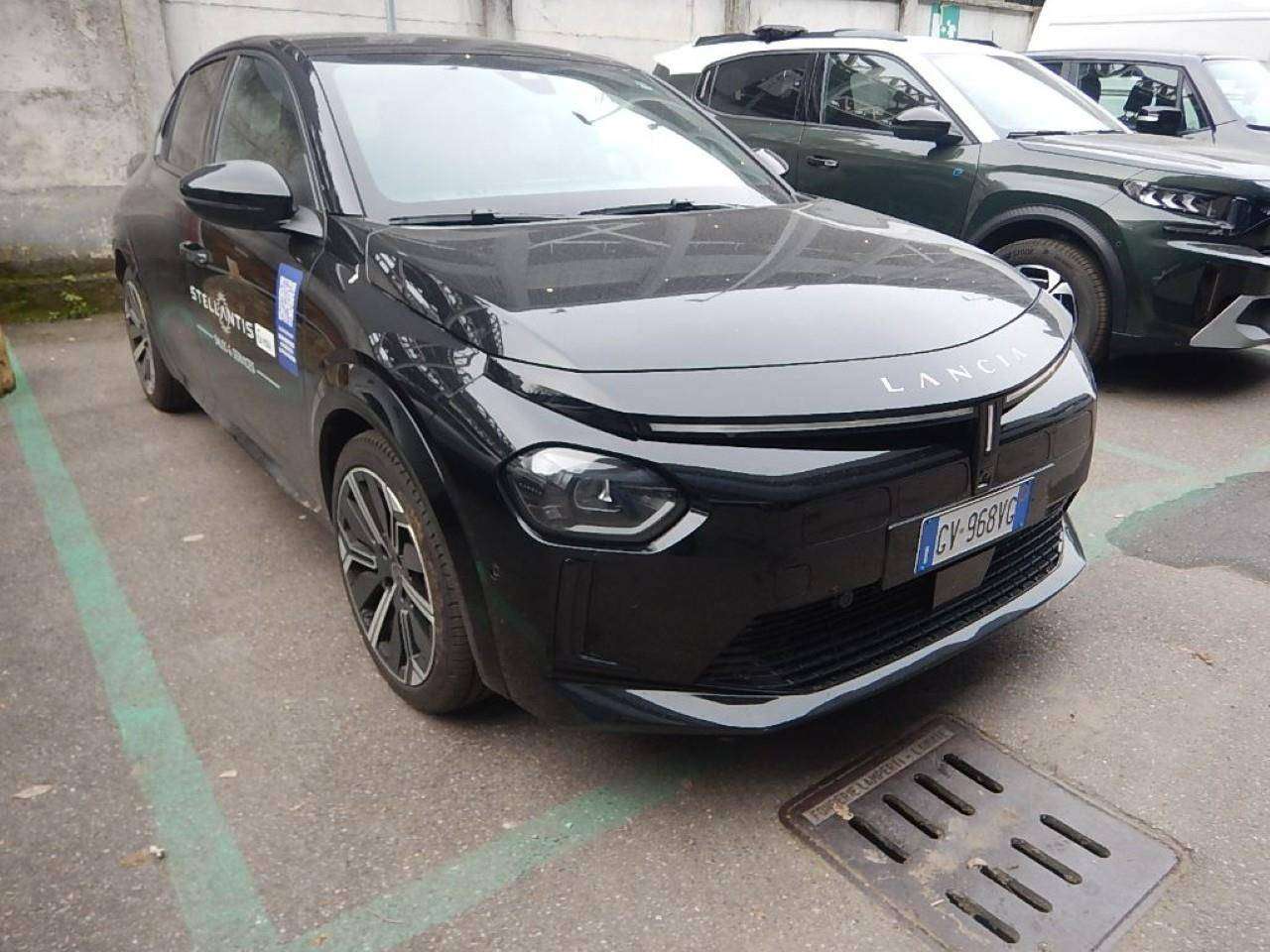 Lancia Ypsilon Ypsilon IV 2024 51kWh LX 156cv