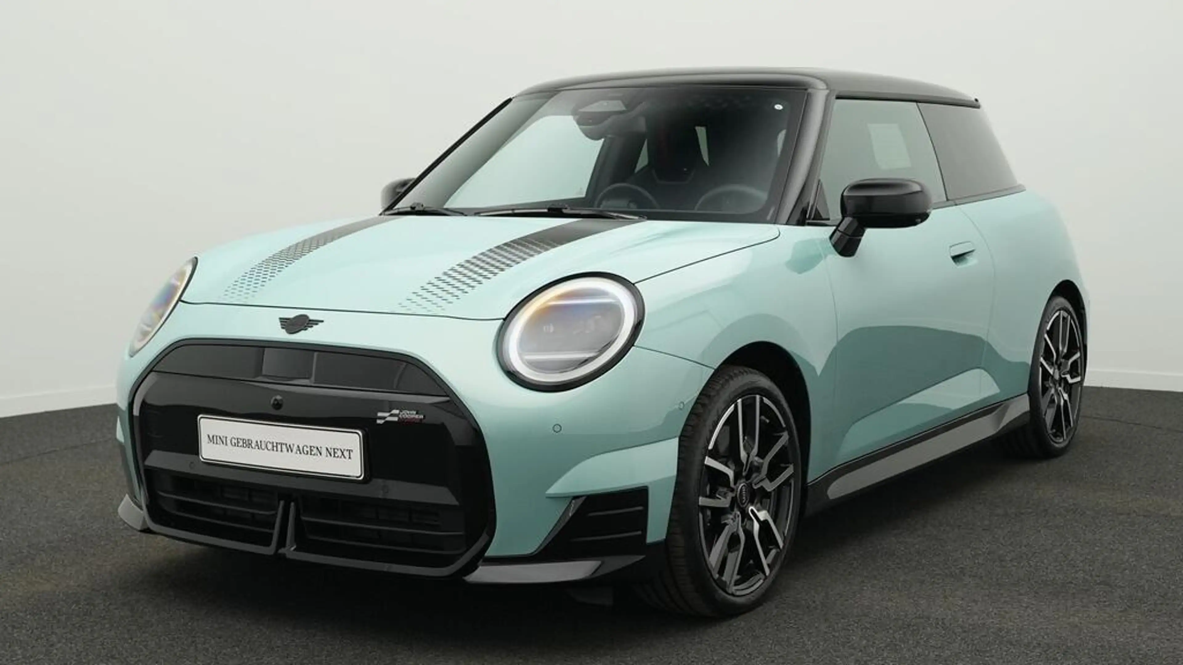 MINI Cooper SE John Cooper Works Trim
