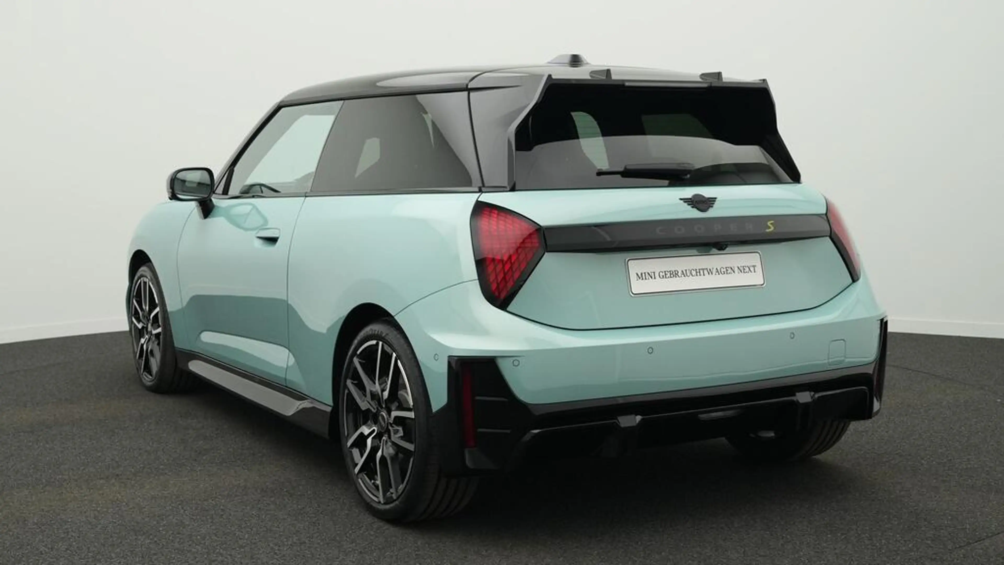 MINI Cooper SE John Cooper Works Trim — photo 4