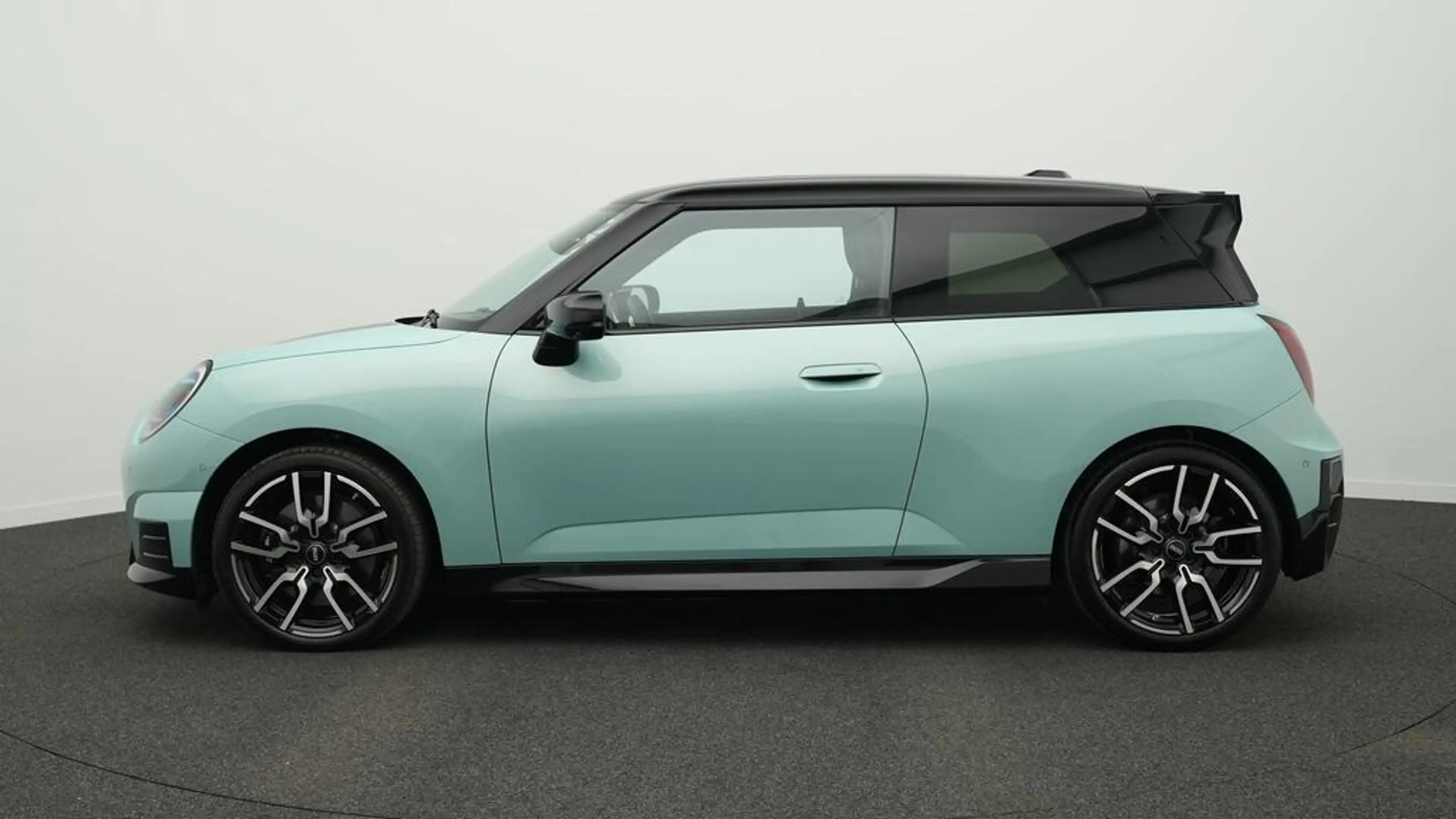 MINI Cooper SE John Cooper Works Trim — photo 2