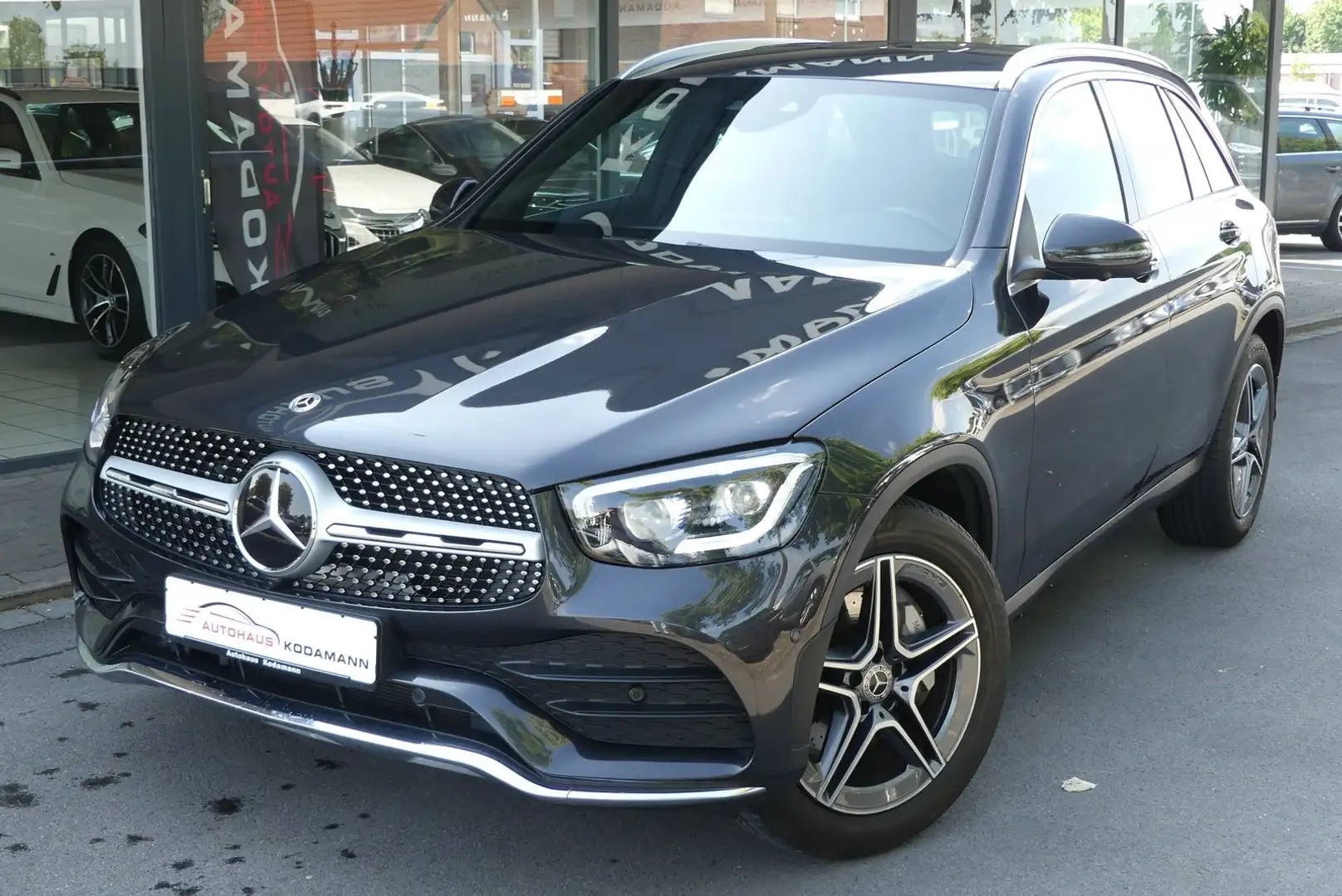 Mercedes-Benz GLC 400 d 4Matic AMG-Line*360°Cam*ACC*Virtual* Grau - 2