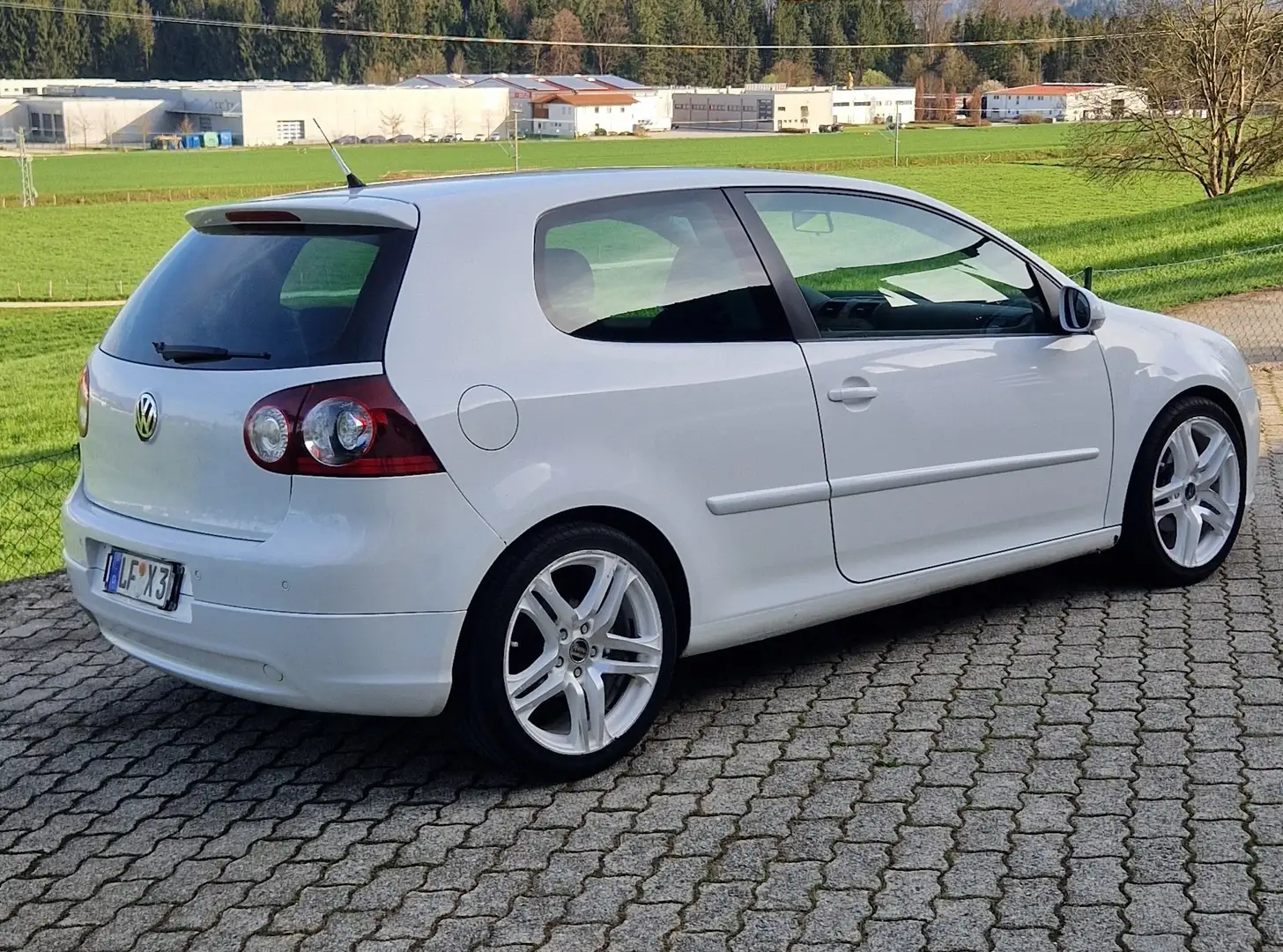 Volkswagen Golf 1.6 Sportline Standheizung Webasto Weiß - 2