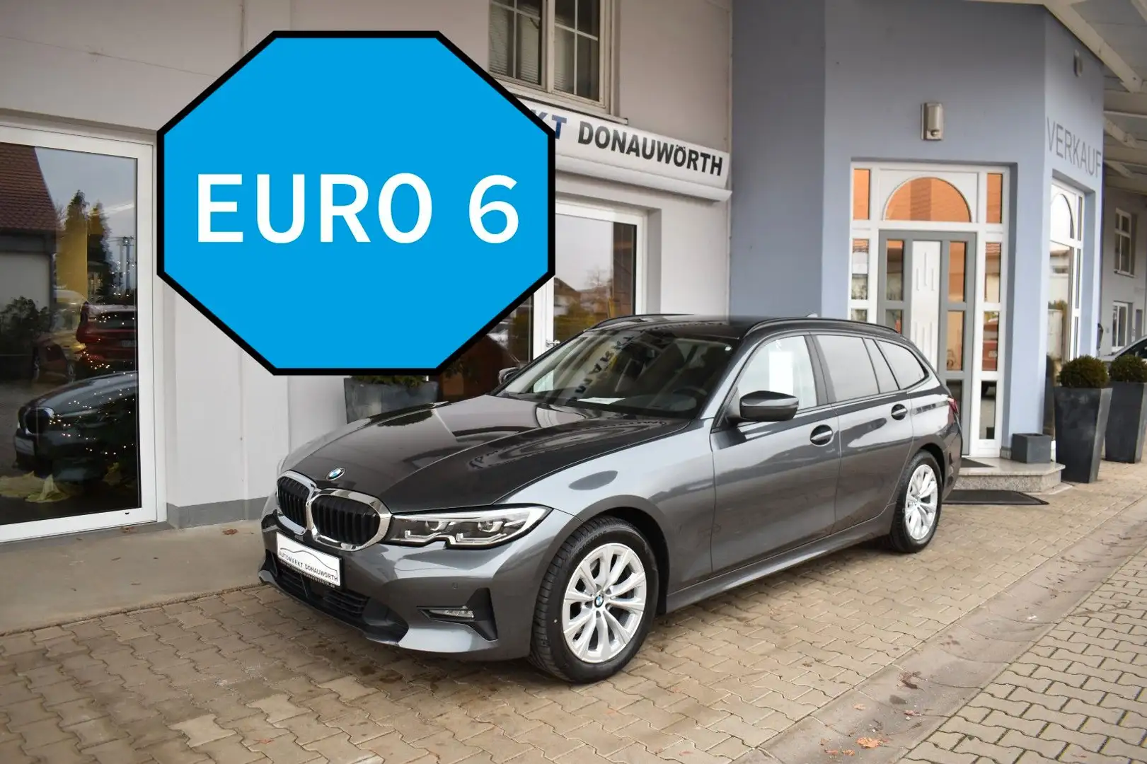 BMW 320 d Touring Aut. Advantage Keyless PanoDach Grau - 2