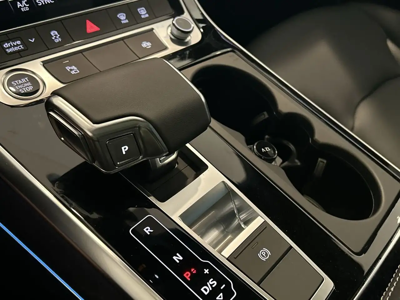 Audi Q7 снимка Audi Q7