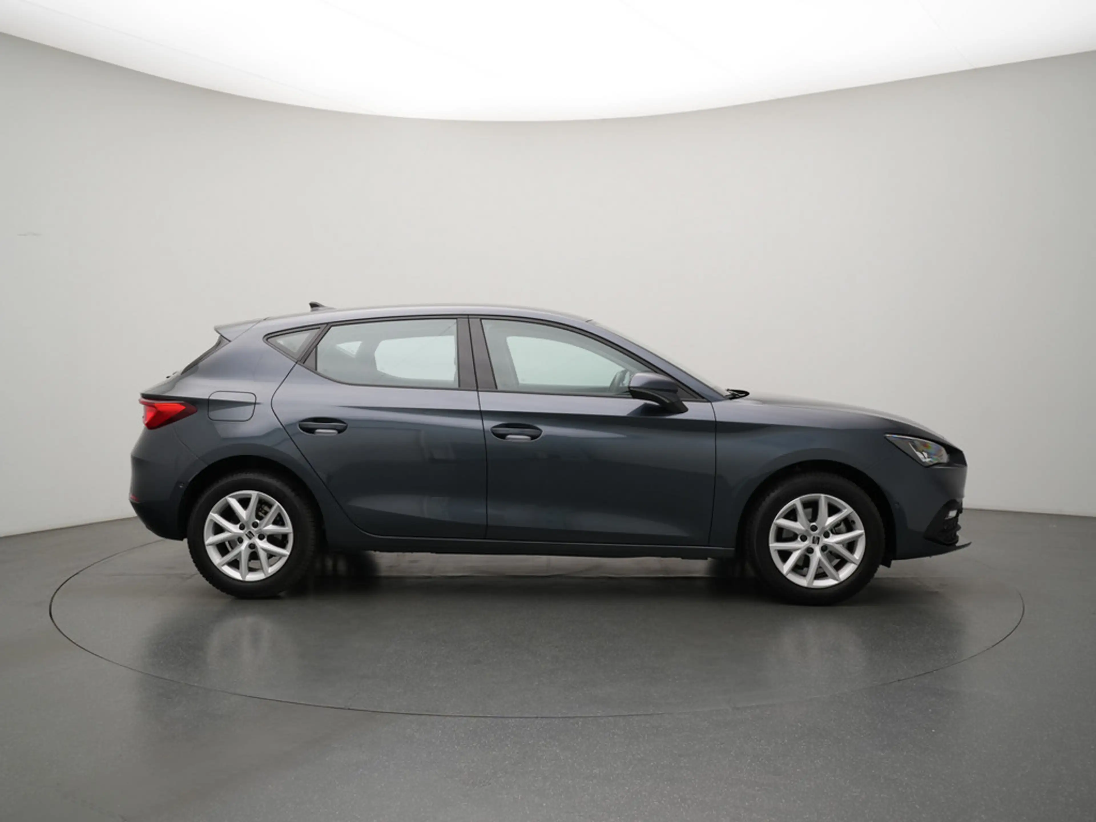 SEAT Leon Style KAM ACC PDC SHZ LED KLIMA — photo 3
