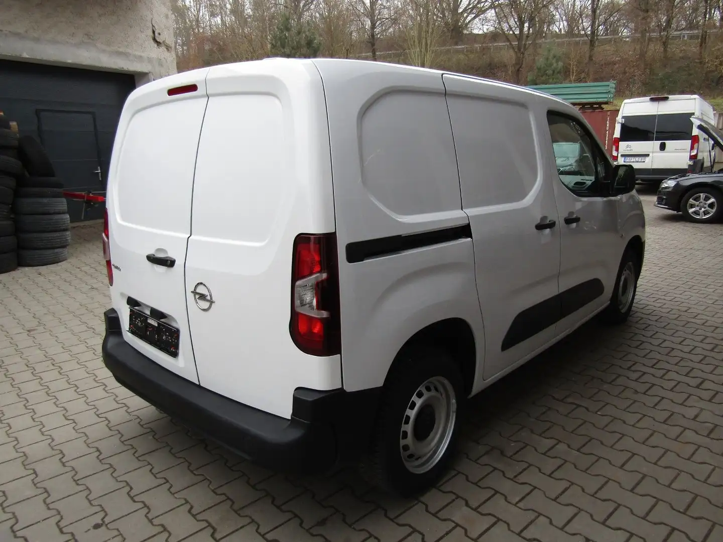 Opel Combo Cargo 1,5 D Edition Klima Bluetooth AHK Weiß - 2