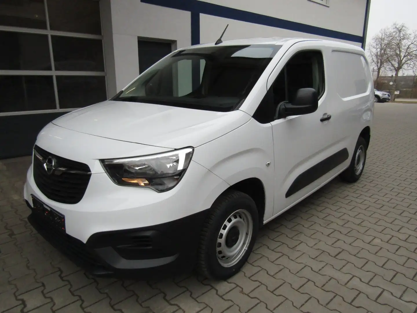 Opel Combo Cargo 1,5 D Edition Klima Bluetooth AHK Weiß - 1